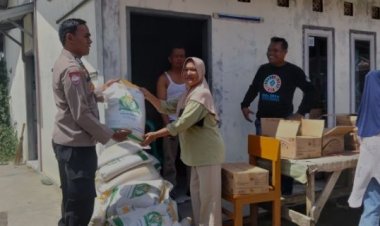 Polisi Kawal Penyaluran Bansos di Sumbar, Pastikan Beras dan Minyak Goreng Tepat Sasaran